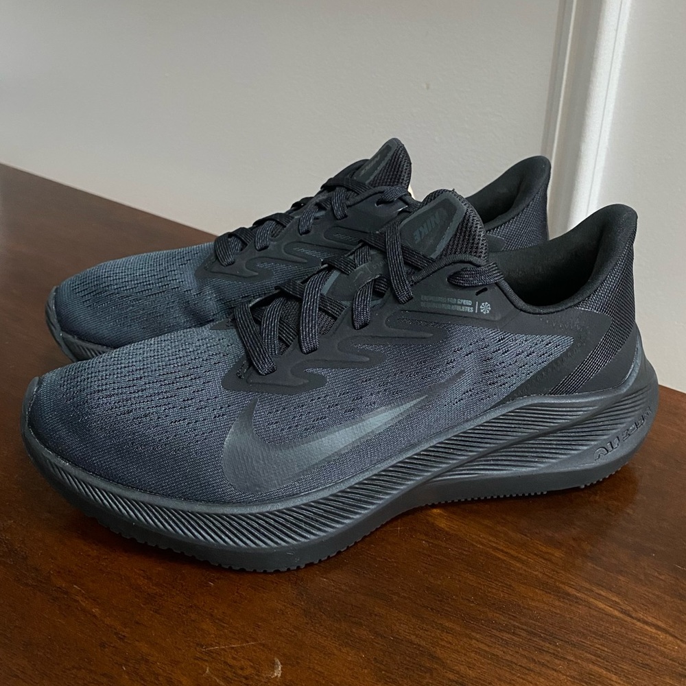 Nike Air Zoom Winflo 7 Black Anthracite Running Shoe CJ0302-002 Women’s Size 7.5